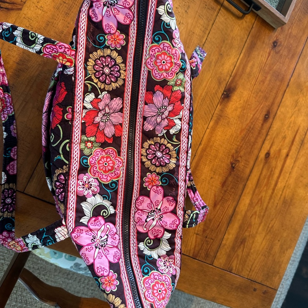 Vera Bradley Travel overnighter bag in EUC - Picture 4 of 7